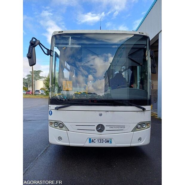 Mercedes-Benz INTOURO-47777572