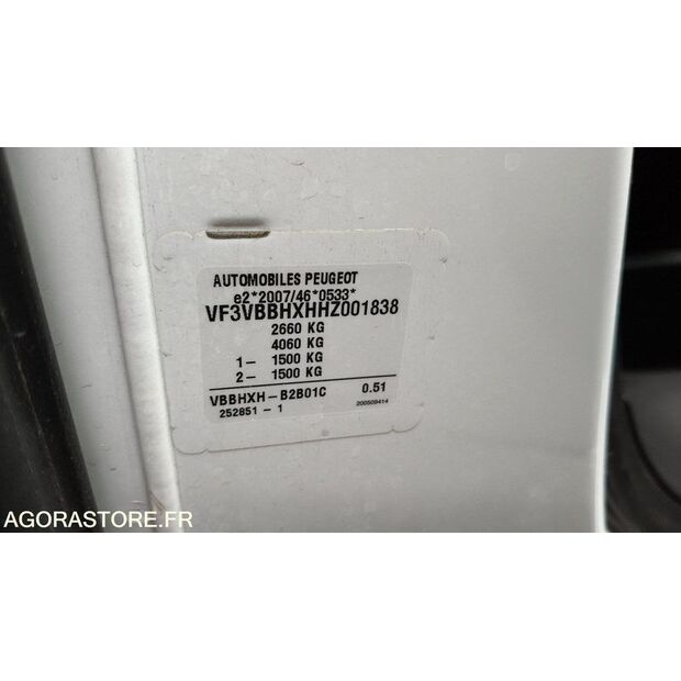 2017 Peugeot Expert-47777895