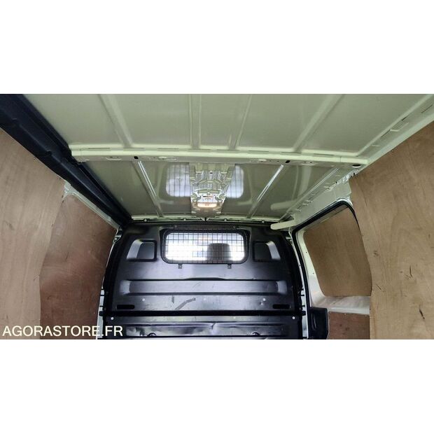 2017 Peugeot Expert-47777898
