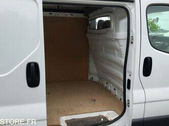 2008-opel-vivaro-1462107-47777989