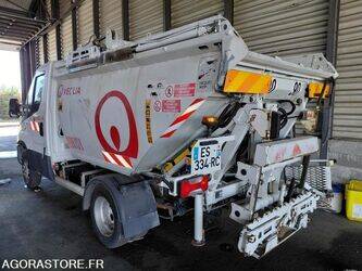 2017-iveco-35c18-47778091