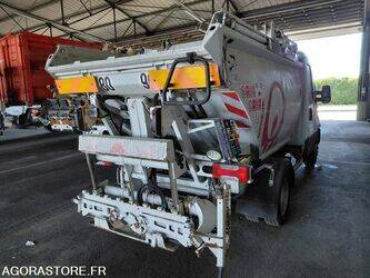 2017-iveco-35c18-47778093