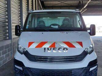2017-iveco-35c18-47778094