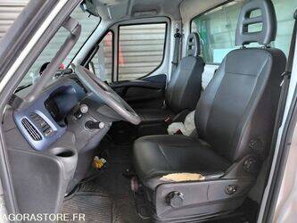 2017-iveco-35c18-47778096