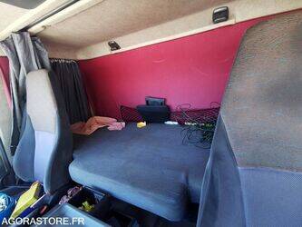 2004-renault-premium-1462113-47778140