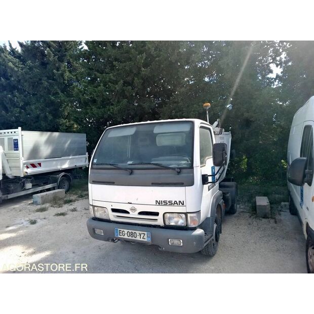 2003 NISSAN Cabstar-47778189