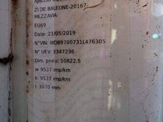 2010-mercedes-benz-1524-1462116-47778222
