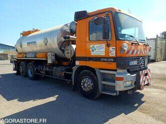 2002-mercedes-benz-2535-1462125-47778457
