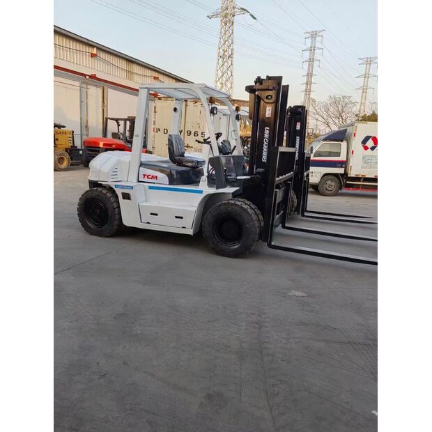2025 TCM FD70-47778504