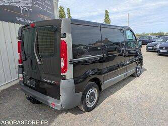 2011-opel-vivaro-1462128-47778530