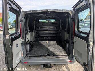 2011-opel-vivaro-1462128-47778532