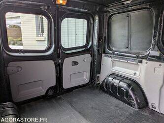 2011-opel-vivaro-1462128-47778533