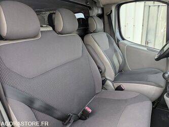 2011-opel-vivaro-1462128-47778535