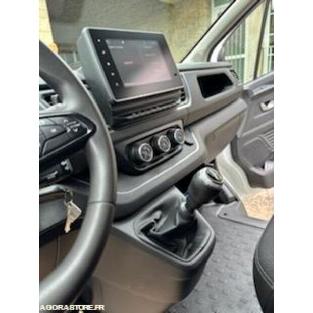 2023 رينو Trafic-47778827