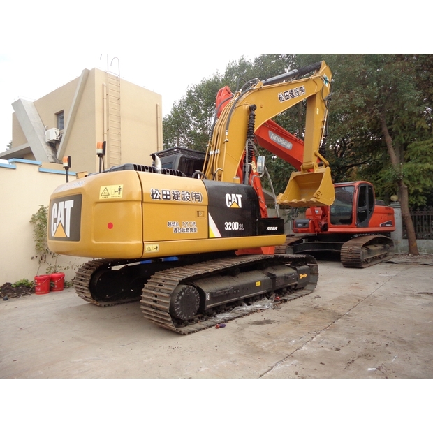 2025 Caterpillar 320D-47778873