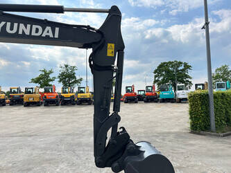 2021-hyundai-r60vs-47782270