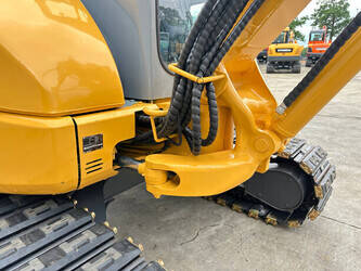 2010-komatsu-pc40mr-1-47782531