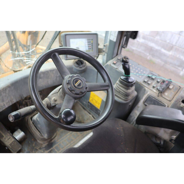 Liebherr L524-47784004