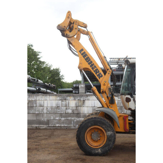 Liebherr L524-47784016
