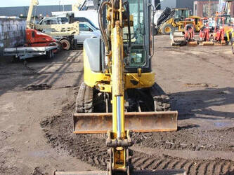 2016-komatsu-pc35mr-3-1462286-47786127