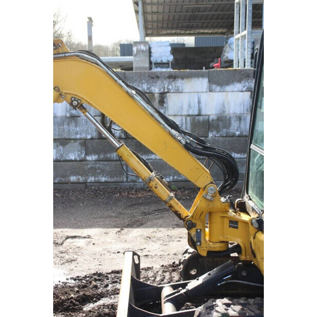 2016 Komatsu PC35MR-3-47786132
