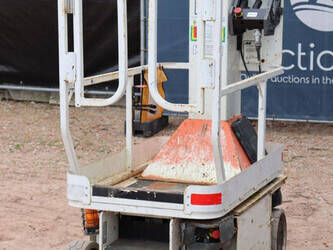 2014-jlg-1230es-1462293-47786354