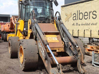 2018-jcb-437-1462298-47786501