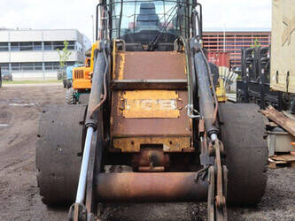 2018-jcb-437-1462298-47786502