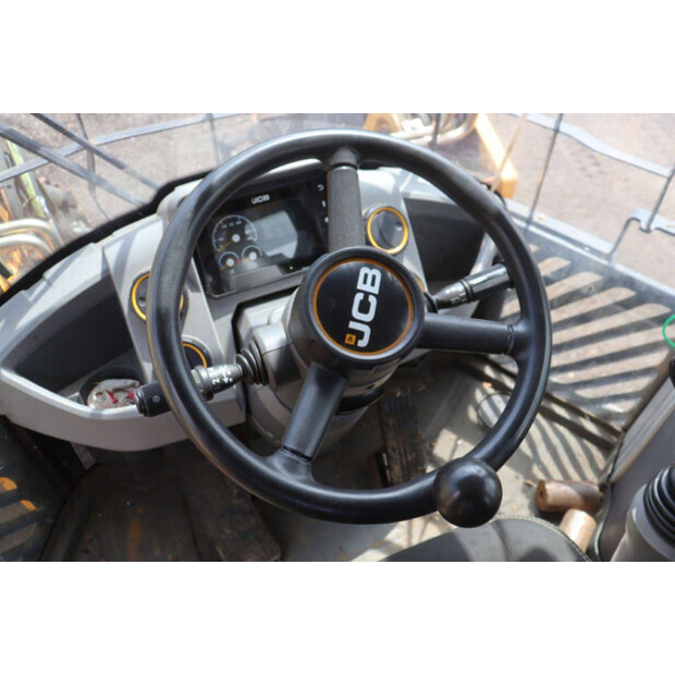 2018 جيه سي بي 437-47786523