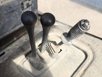 2000-linde-h60d-02-47786912