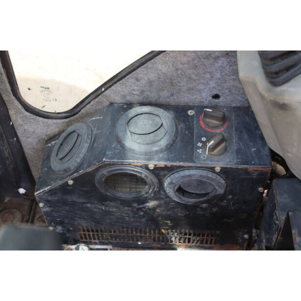 2012 بوبكات E16-47787029