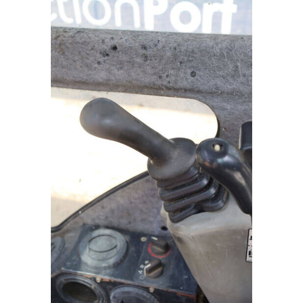 2012 بوبكات E16-47787030