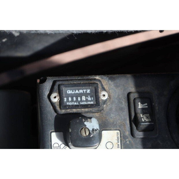 2012 بوبكات E16-47787032