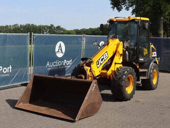 2011-jcb-tm220-1462321-47787211