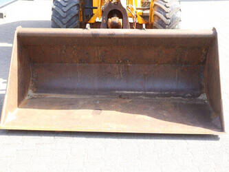 2011-jcb-tm220-1462321-47787212