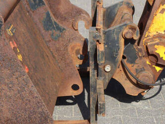2011-jcb-tm220-1462321-47787213