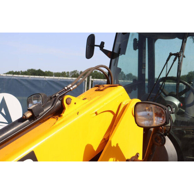 2011 JCB TM220-47787215