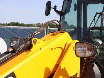2011-jcb-tm220-1462321-47787215