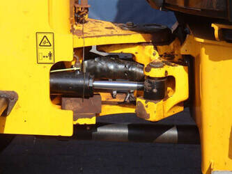 2011-jcb-tm220-1462321-47787217