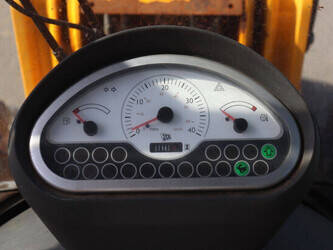 2011-jcb-tm220-1462321-47787237