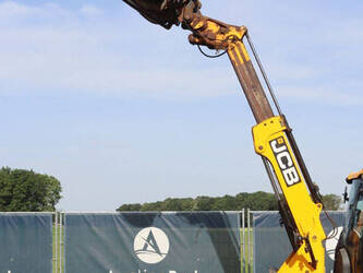 2011-jcb-tm220-1462321-47787244