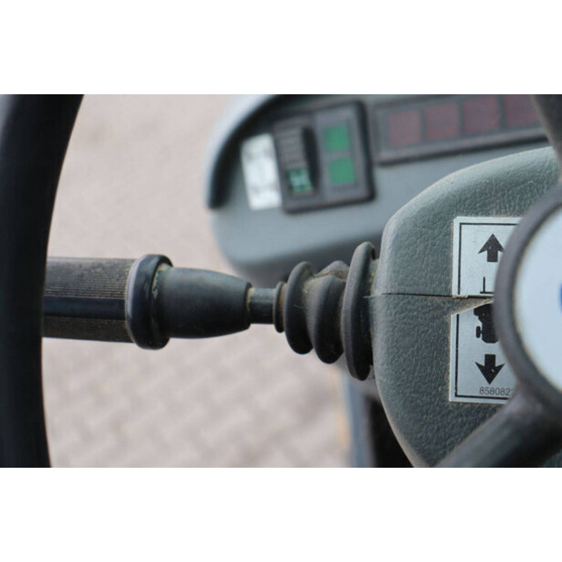 2000 New Holland LM410-47787849
