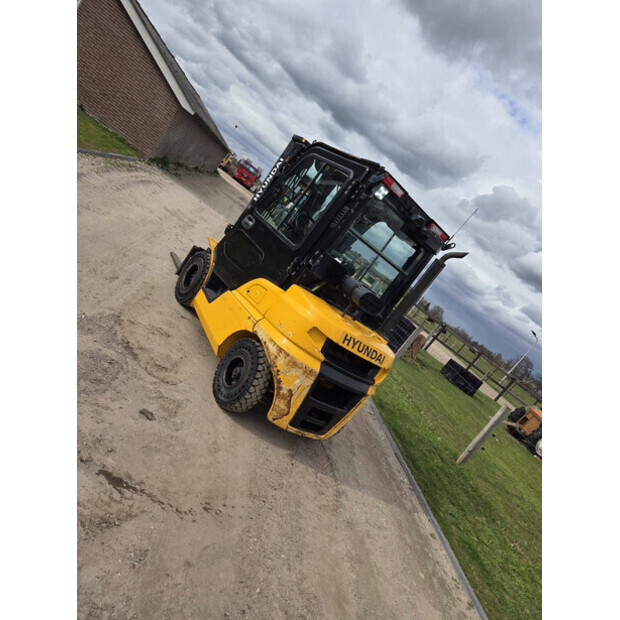 2019 Hyundai 25D-9-47788538
