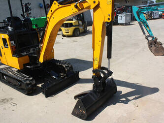 2023-jcb-16c-1-47788595