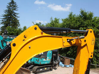 2023-jcb-16c-1-47788599