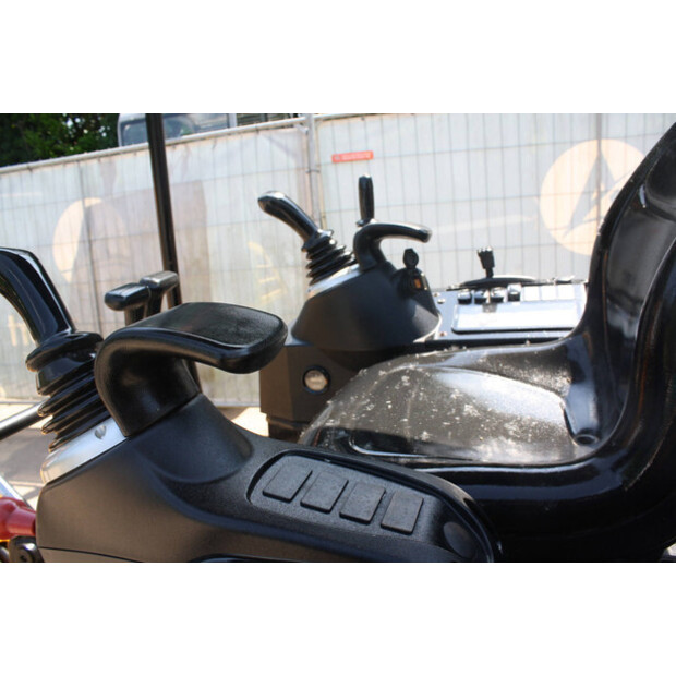 2023 JCB 16C-1-47788603