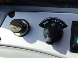 2011-doosan-dl250-1462369-47788768