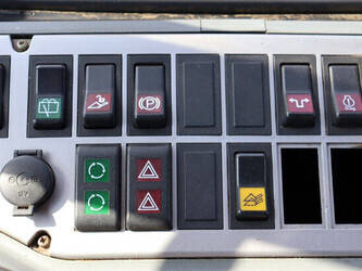 2011-doosan-dl250-1462369-47788771