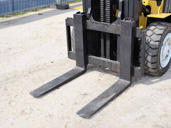 2011-yale-glp45svx5-47788875