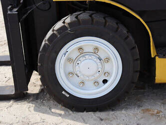 2011-yale-glp45svx5-47788879
